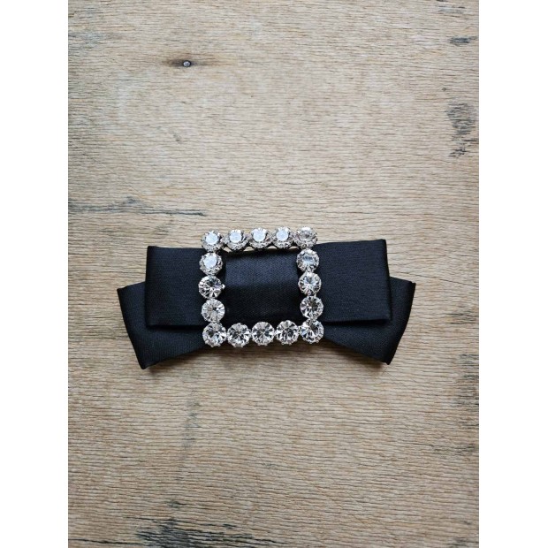 CATHERINE OSTI sagė Suzane Black